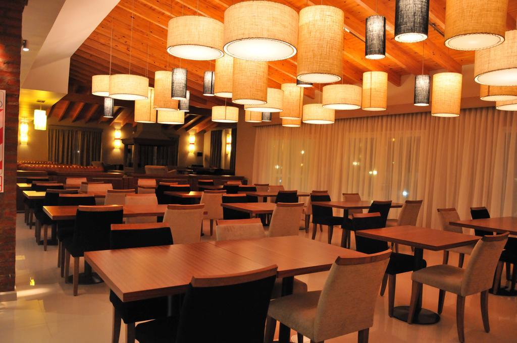 Antu Malal Hotel Plaza Huincul Exterior foto